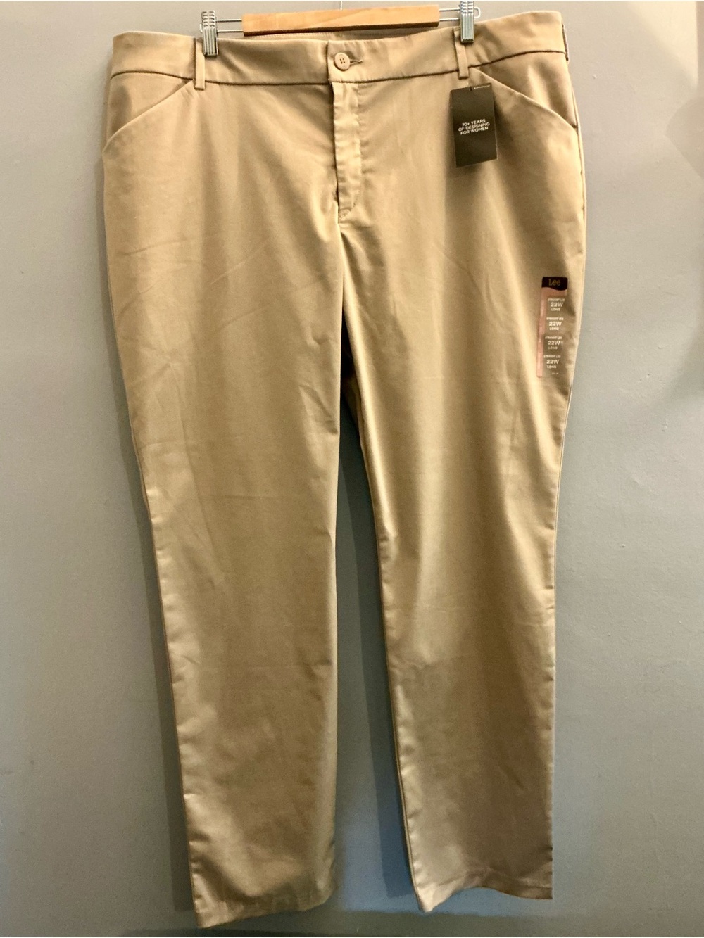 Lee Plus 22W Long Wrinkle Free Straight Leg Pants NWT Khaki Mid Rise